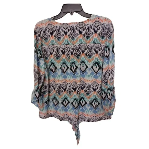 🪩4/$20!! New Directions 3/4 Button Sleeve Multicolored Top Size Large 🪩4/$20!! - Picture 2 of 3